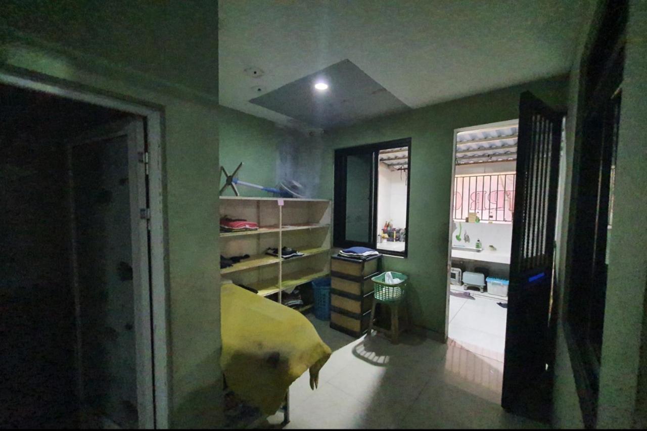 Oyo 93109 Garden Homestay 1 Tpr Сурабая Экстерьер фото