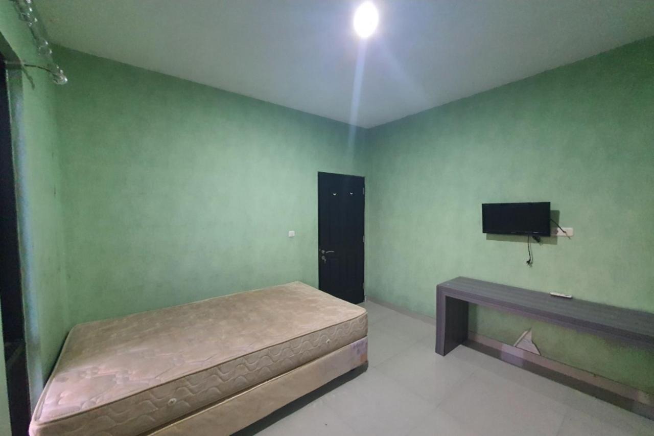 Oyo 93109 Garden Homestay 1 Tpr Сурабая Экстерьер фото