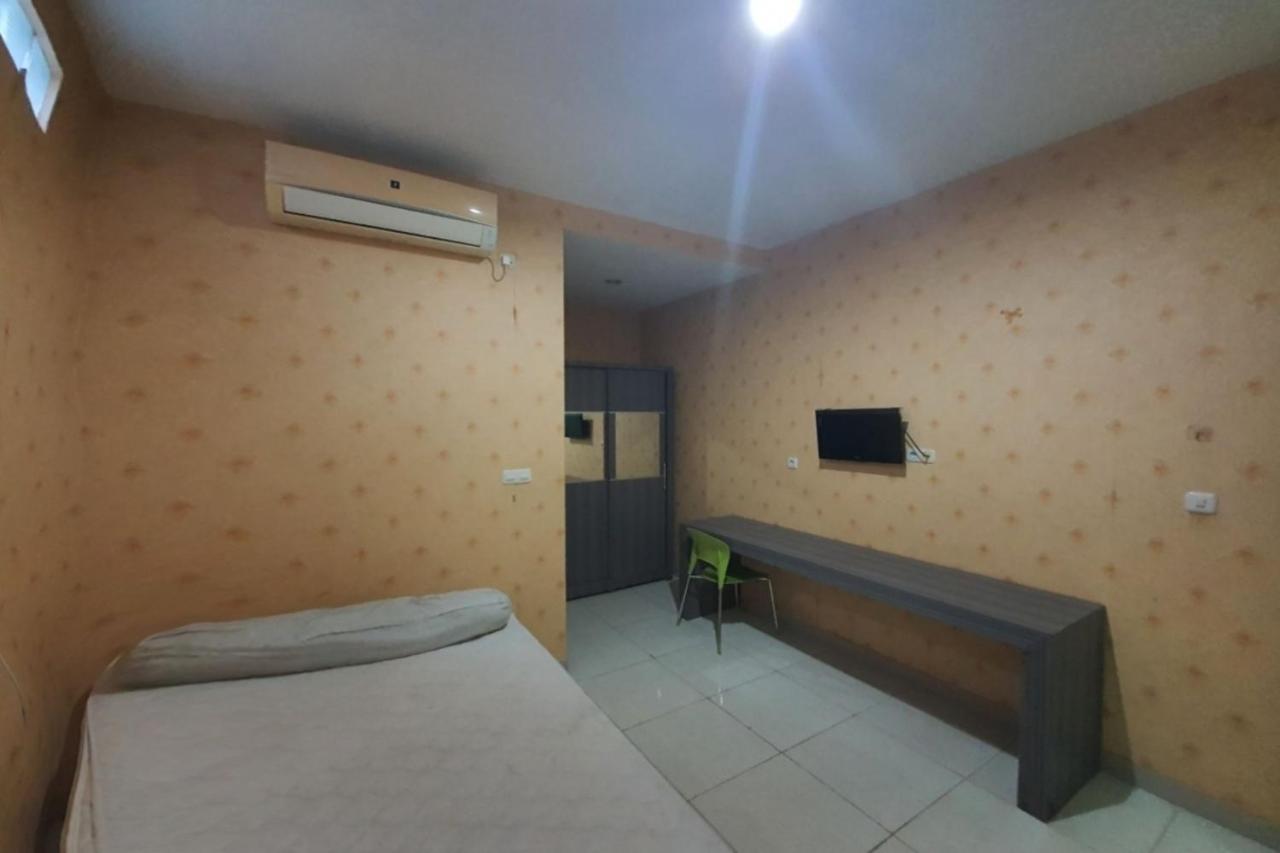 Oyo 93109 Garden Homestay 1 Tpr Сурабая Экстерьер фото