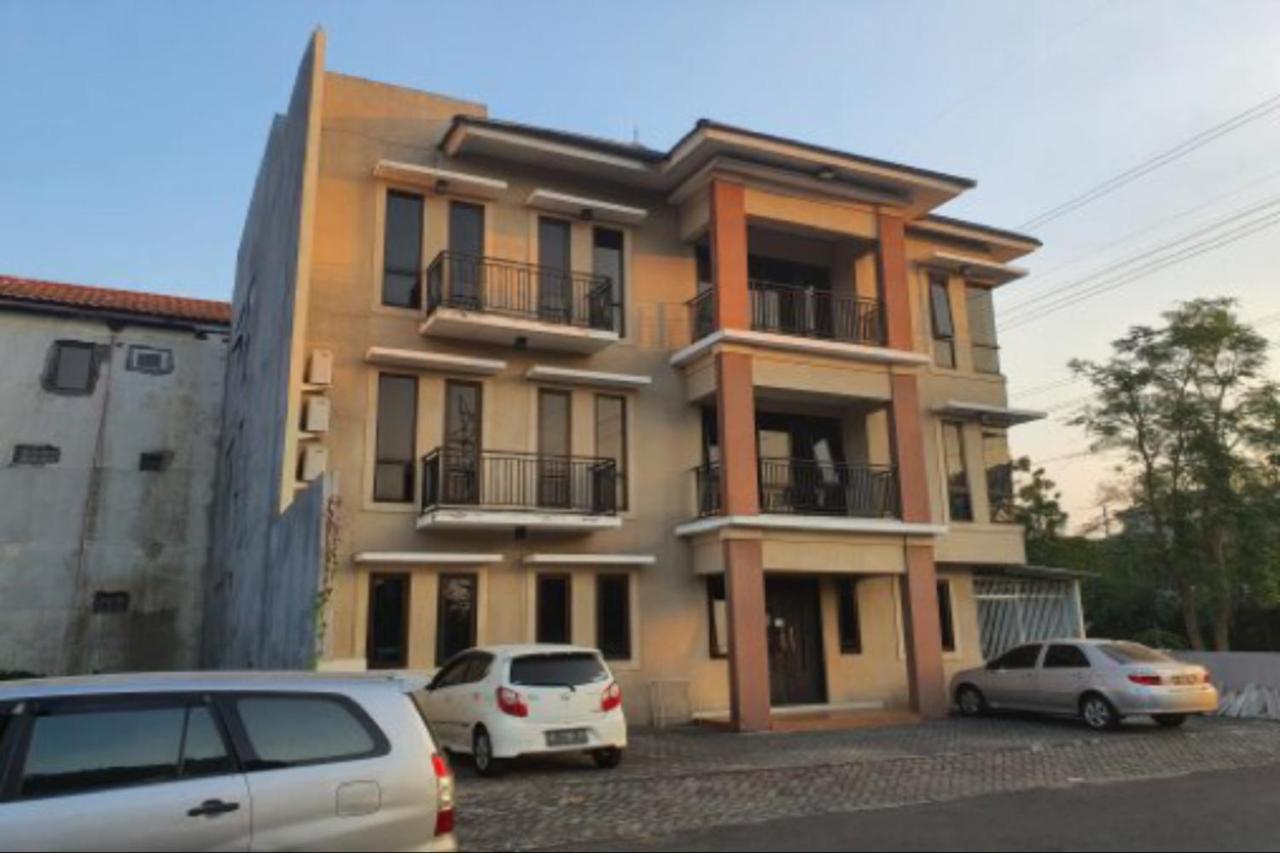 Oyo 93109 Garden Homestay 1 Tpr Сурабая Экстерьер фото