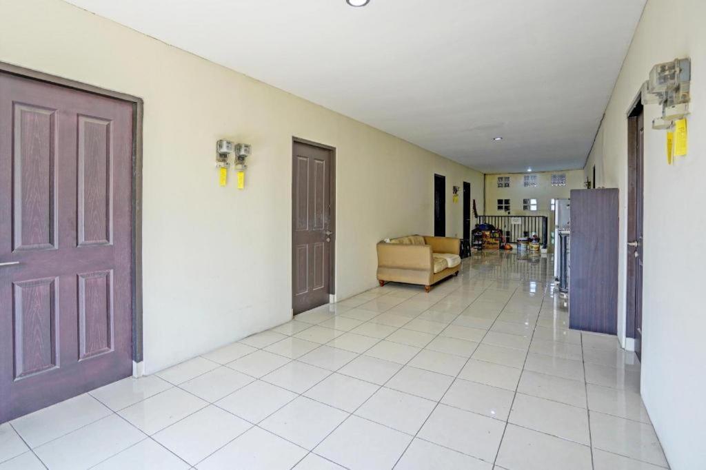 Oyo 93109 Garden Homestay 1 Tpr Сурабая Экстерьер фото